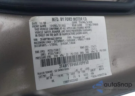 2010 Ford Crown Victoria Police/Police Interceptor z USA, uszkodzony, nr VIN 2FABP7BV4AX109950